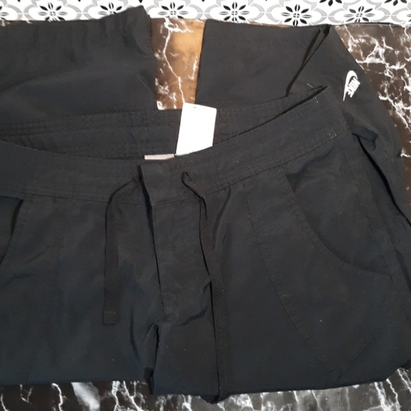 Nike Dri-fit workout sports black capri 8 running - Picture 1 of 3